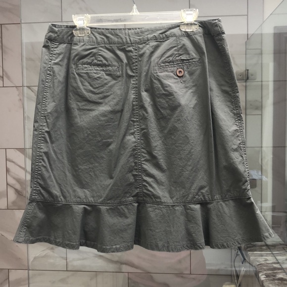 Women’s Skirt - Picture 2 of 4